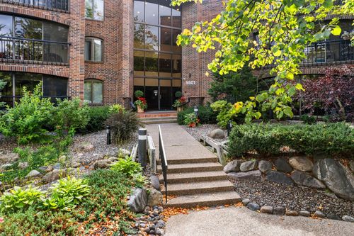 apt-326-5501 Dewey Hill Rd, Edina, MN, 55439-1914 | Card Image