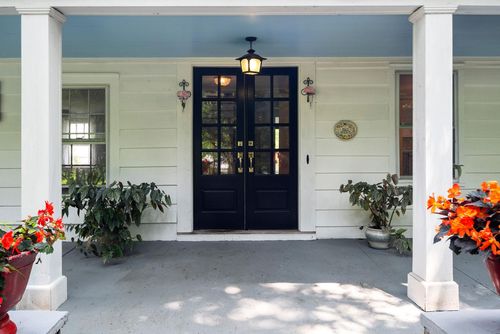 27 Bedford Rd, Pleasantville, NY, 10570-1001 | Card Image