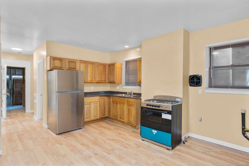 fl-1st-155 Babcock St, Hartford, CT, 06106-1304 | Card Image