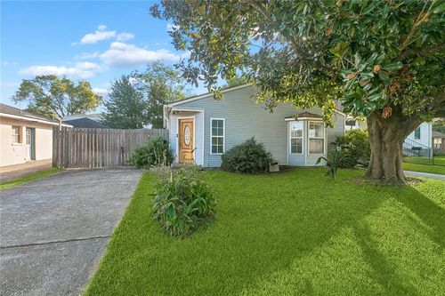 1329 Generes Dr, Harahan, LA, 70123-2116 | Card Image