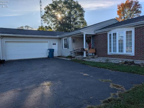 166 E County Road 16, Tiffin, OH, 44883-8932 | Card Image