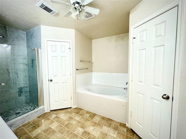 10723 Ocelot Ln, House other with 3 bedrooms, 2 bathrooms and 2 parking in Houston TX | Image 12