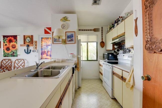 Kitchen | Image 7