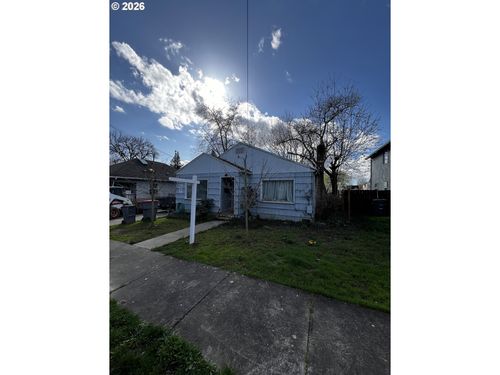 1215 Ne Irvine St, McMinnville, OR, 97128 | Card Image