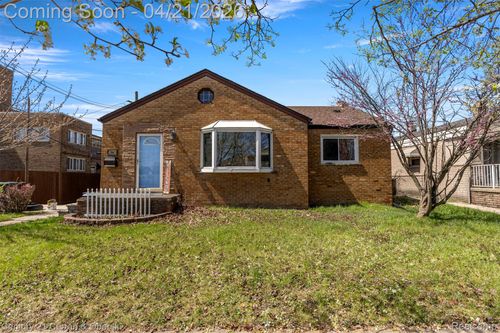 19641 Henry St, Melvindale, MI, 48122-2207 | Card Image