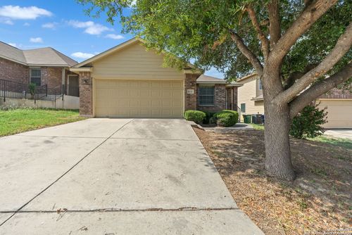 9111 Everton, San Antonio, TX, 78245-1611 | Card Image