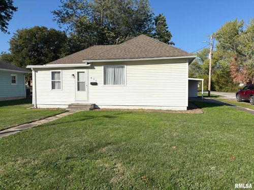 635 N Buchanan St, Benton, IL, 62812-2041 | Card Image