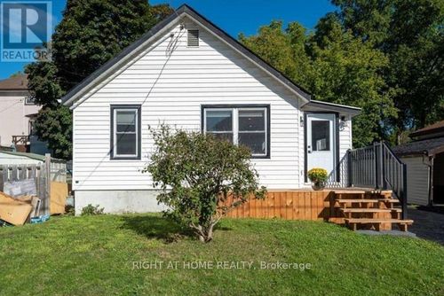 48 Ridley St E, Belleville, ON, K8P1Y4 | Card Image