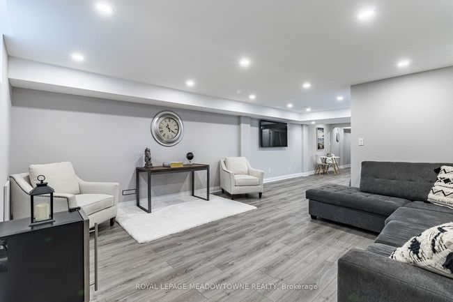 20 Sloan Dr, House other with 4 bedrooms, 4 bathrooms and 2 parking in Milton ON | Image 34