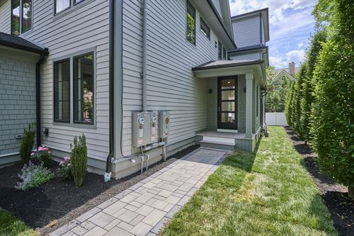 b-123 Fuller, Brookline, MA, 02446 | Card Image