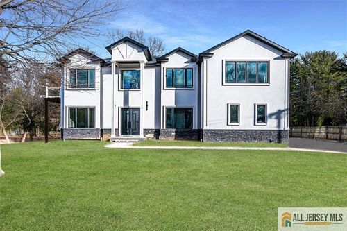 2 Hemlock Dr, Edison, NJ, 08820-1076 | Card Image