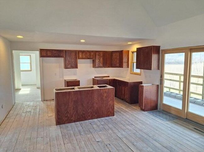 S4985 S Creek Rd, House other with 3 bedrooms, 2 bathrooms and null parking in Genoa WI | Image 7