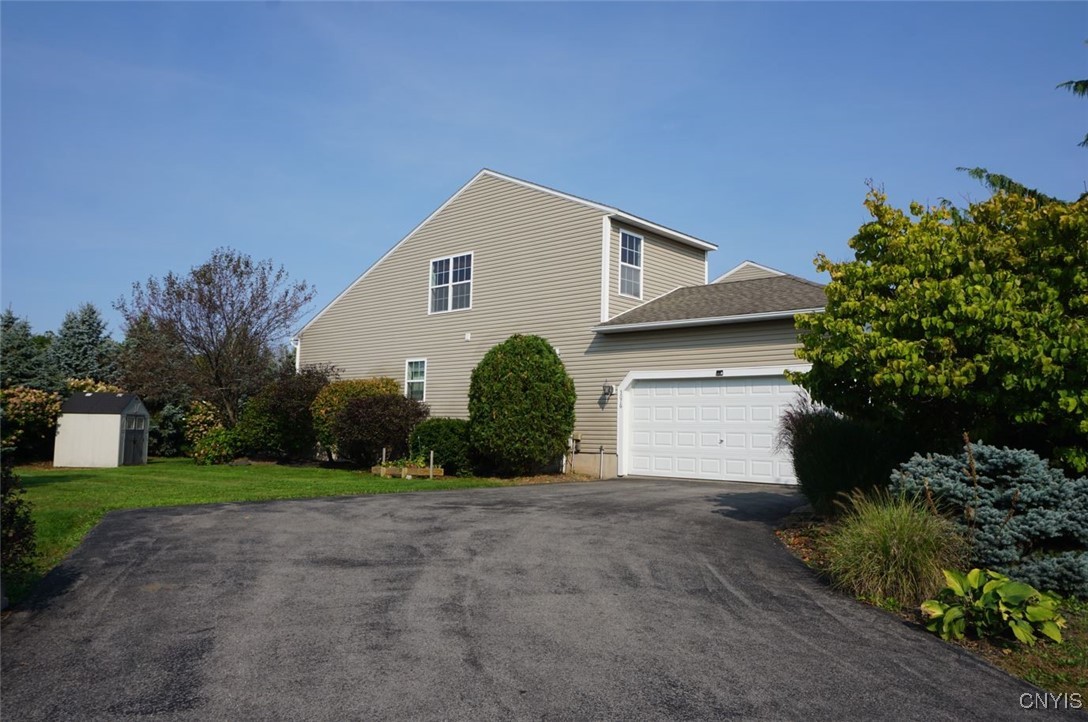 Minuteman Ln, Liverpool, NY 13088