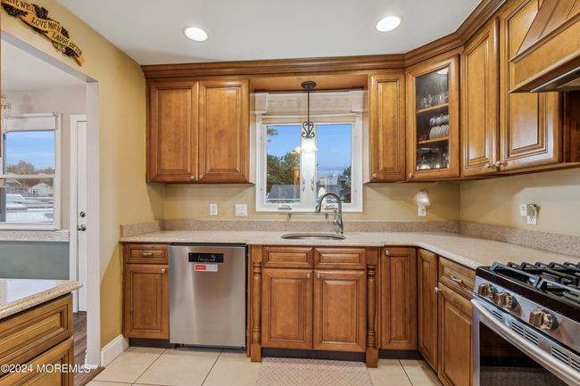206 Beach Ave, House other with 5 bedrooms, 3 bathrooms and null parking in Leonardo NJ | Image 19