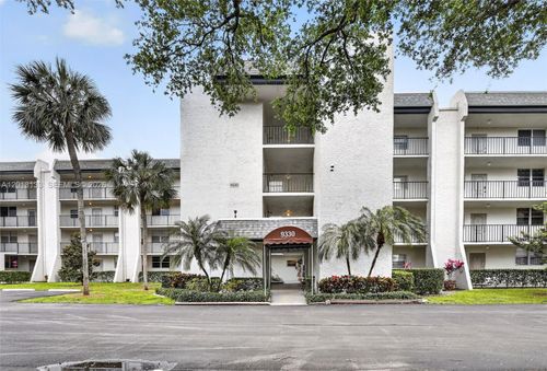307-9330 Lagoon Pl, Davie, FL, 33324-6742 | Card Image