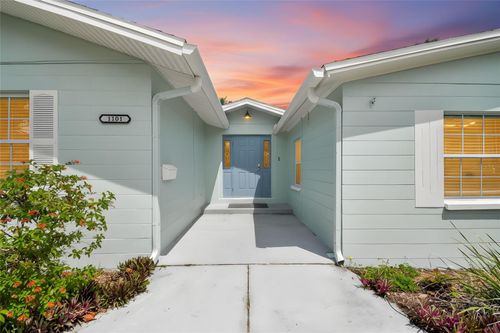 1101 81st Ave N, ST PETERSBURG, FL, 33702-4042 | Card Image