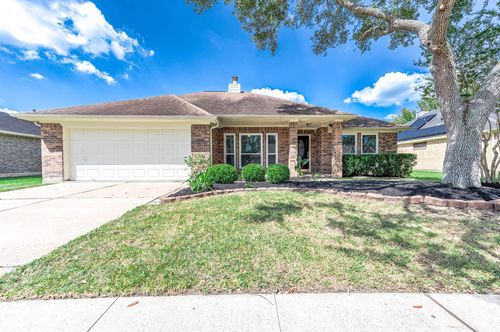 2104 Westminister St, Pearland, TX, 77581-4633 | Card Image