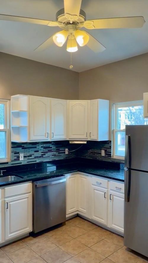 1657 N Harding Ave, Chicago, IL, 60647-4609 | Card Image