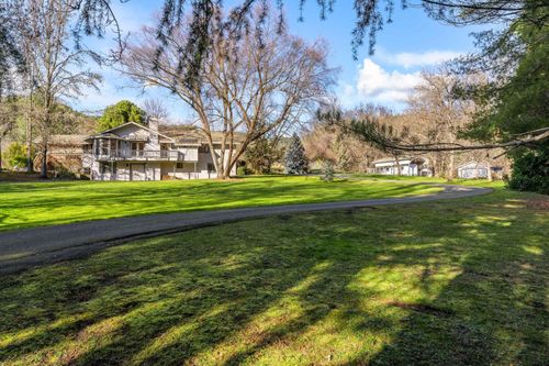949 Wards Creek Rd, Rogue River, OR, 97537-4537 | Card Image