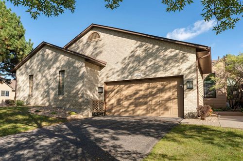 13345 Huntington Cir, Apple Valley, MN, 55124-9442 | Card Image