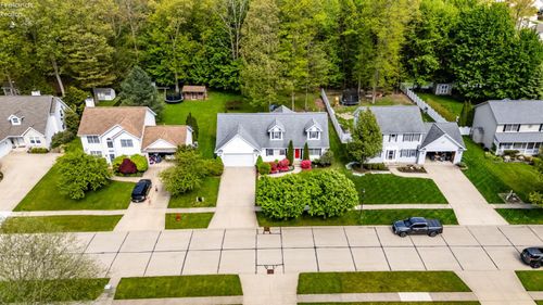 743 Dogwood Ln, Vermilion, OH, 44089-2084 | Card Image