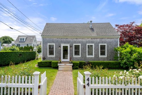 44 Pleasant St, Provincetown, MA, 02657-1304 | Card Image