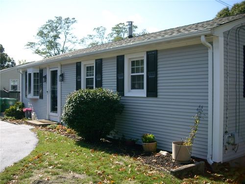291 Nausauket Rd, Warwick, RI, 02886-7409 | Card Image