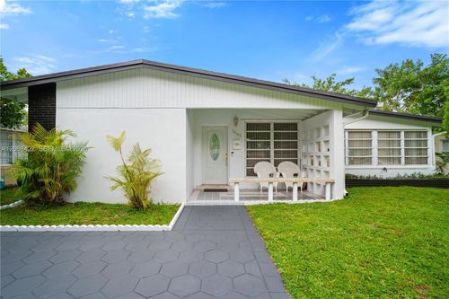 1645 Ne 169th St, North Miami Beach, FL, 33162-2936 | Card Image