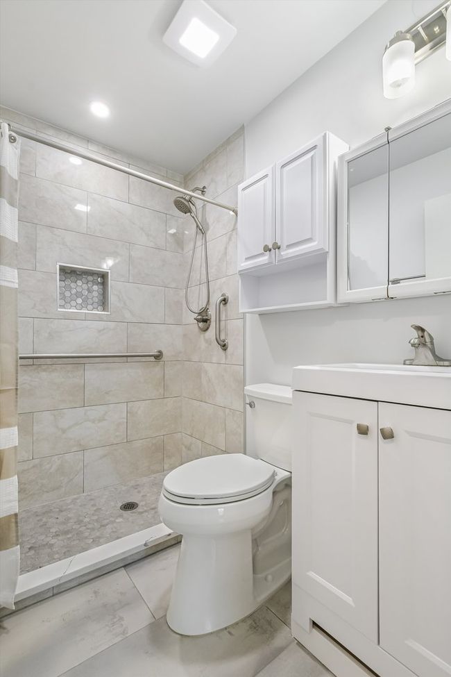 APT-103 - 3515 Central Rd, Condo with 1 bedrooms, 1 bathrooms and 2 parking in Glenview IL | Image 20