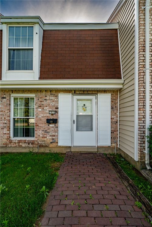 1010 Stoneybrook Trl, Fairborn, OH, 45324-6024 | Card Image