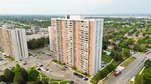 304-18 Knightsbridge Rd, Brampton, ON, L6T3X5 | Card Image