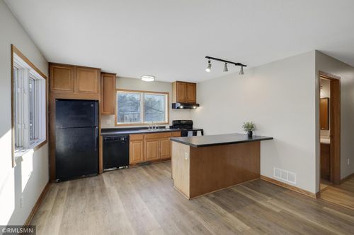 624 Cook Ave E, Saint Paul, MN, 55130-3837 | Card Image