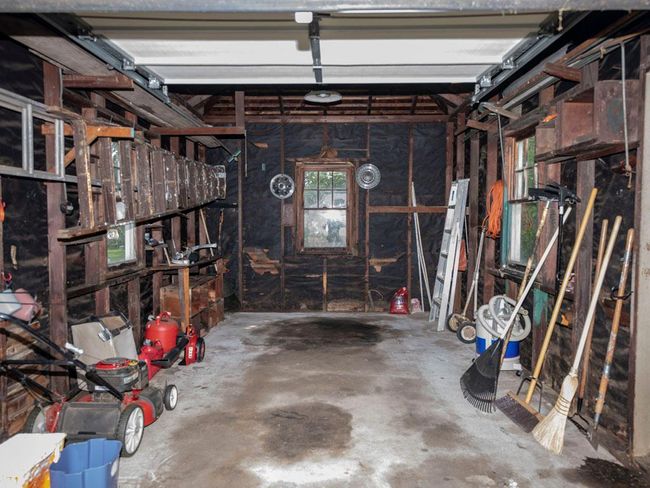View of garage | Image 7