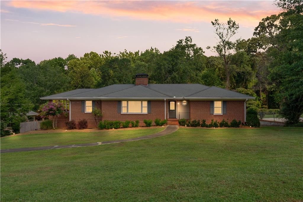 Dixon Dr, Gainesville, GA 30501