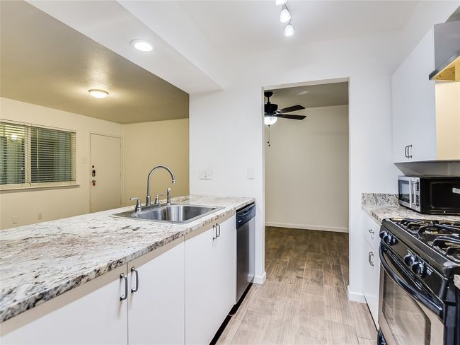 APT-112 - 2303 Side Dr, Condo with 1 bedrooms, 1 bathrooms and 1 parking in Austin TX | Image 8