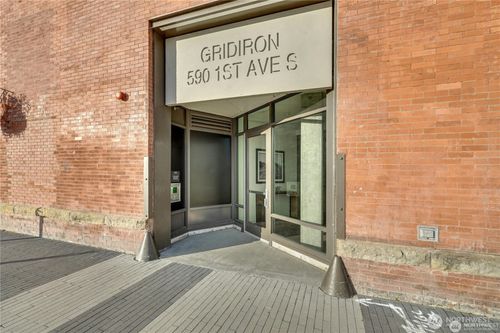 512-590 1st Ave S, Seattle, WA, 98104-3775 | Card Image