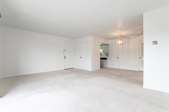 APT-203 - 1017 Burnham Ave, Home with 2 bedrooms, 1 bathrooms and 1 parking in Calumet City IL | Image 5