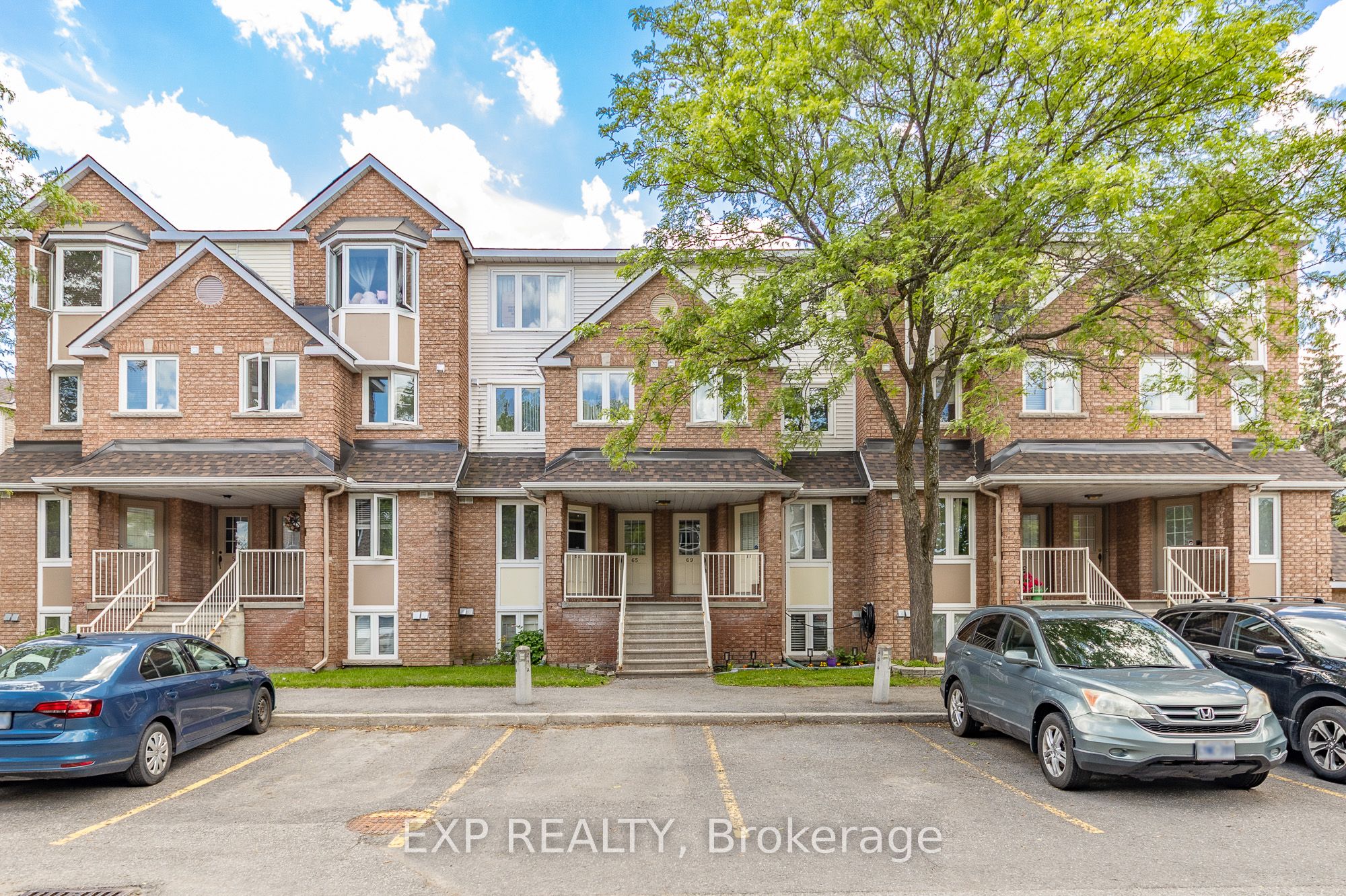 Residential in Hunt Club - South Keys and Area