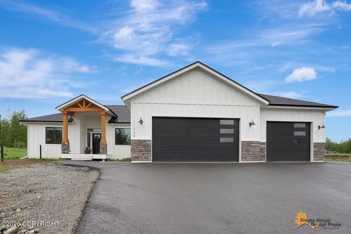 11739 E Apple Cir, Palmer, AK, 99645-5720 | Card Image