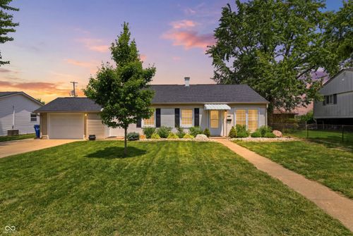 904 Hemlock St, Shelbyville, IN, 46176-2220 | Card Image