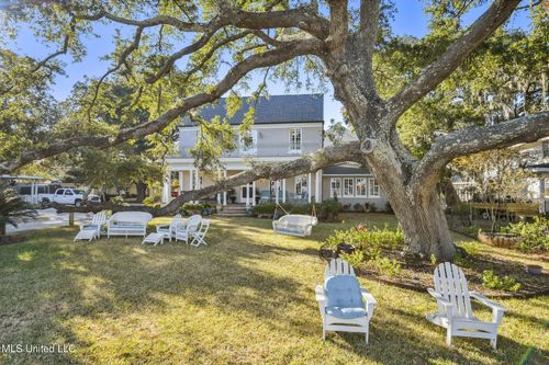 600 N Beach Blvd, Bay Saint Louis, MS, 39520-4604 | Card Image