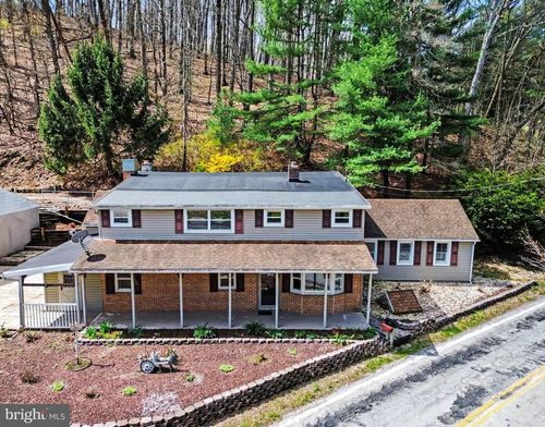 6381 Glatfelters Station Rd, SEVEN VALLEYS, PA, 17360-8642 | Card Image