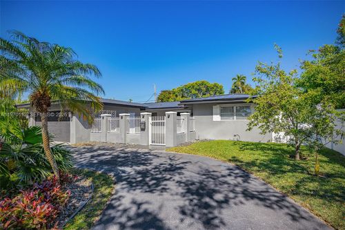 2121 Ne 62nd St, Fort Lauderdale, FL, 33308-2101 | Card Image