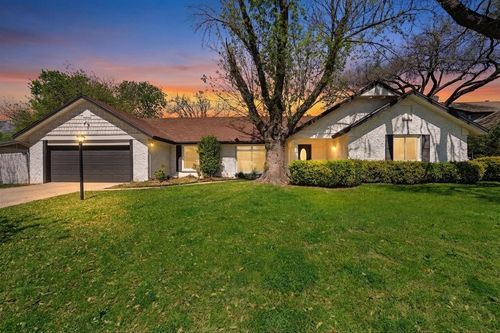 8116 Bangor Dr, Benbrook, TX, 76116-6916 | Card Image