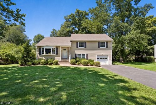 11 Colonial Way, Livingston, NJ, 07039-2605 | Card Image