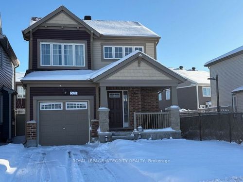 521 W Honeylocust Avenue W, Kanata, ON, K2V0K9 | Card Image