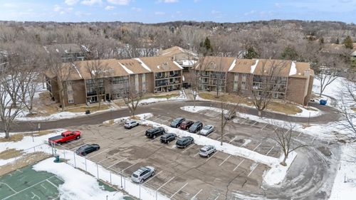 apt-223-3850 Plymouth Blvd, Plymouth, MN, 55446-3294 | Card Image