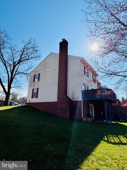 8040 Waterview Ct, FREDERICK, MD, 21701-9308 | Card Image
