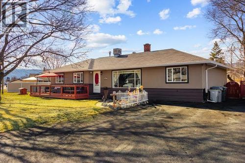 601 Regina Ave, Kamloops, BC, V2B1N6 | Card Image