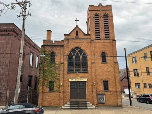 747 Chartiers Ave, Mc Kees Rocks, PA, 15136-3601 | Card Image